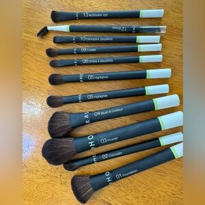 Sephora Professional Brush Collection - Black and White